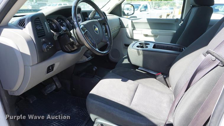 image for item DD6618 2012 Chevrolet Silverado 2500HD Ext. Cab pickup truck