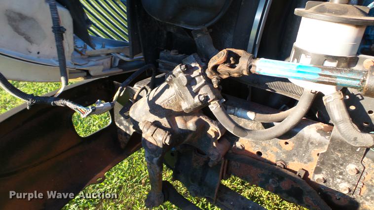 image for item DD7396 2005 International 4300 truck cab and chassis