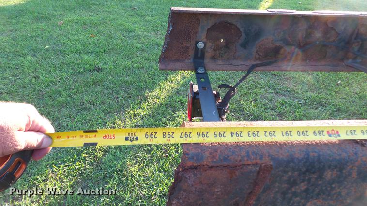 image for item DD7396 2005 International 4300 truck cab and chassis