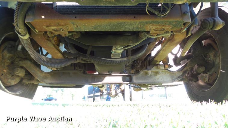 image for item DD7396 2005 International 4300 truck cab and chassis