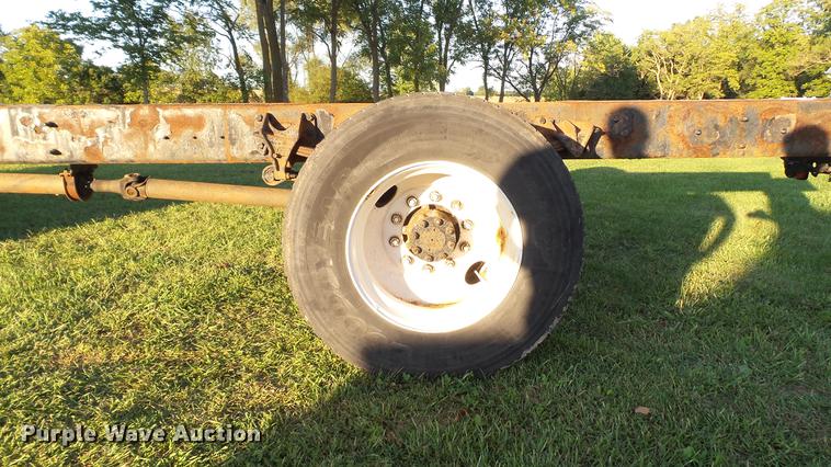 image for item DD7396 2005 International 4300 truck cab and chassis