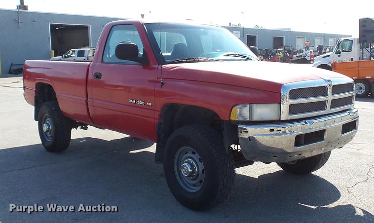 image for item DD7397 2001 Dodge Ram 2500 pickup truck