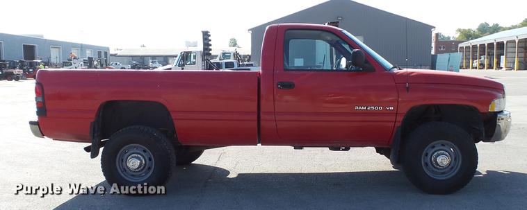 image for item DD7397 2001 Dodge Ram 2500 pickup truck