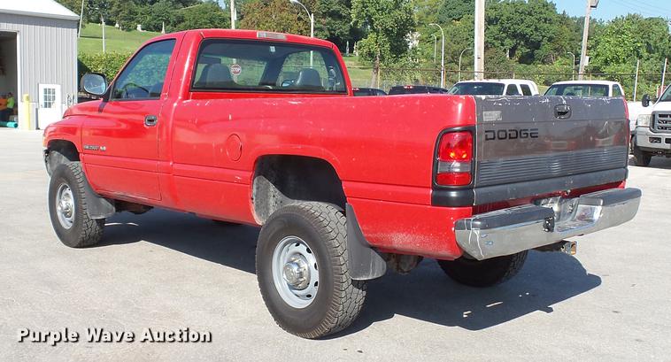 image for item DD7397 2001 Dodge Ram 2500 pickup truck