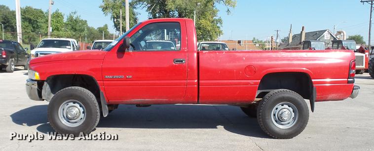 image for item DD7397 2001 Dodge Ram 2500 pickup truck
