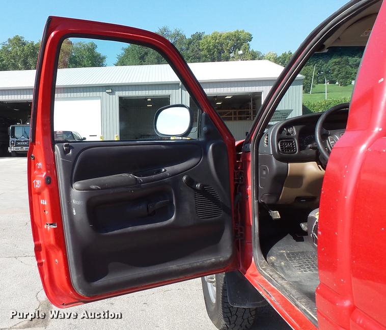 image for item DD7397 2001 Dodge Ram 2500 pickup truck