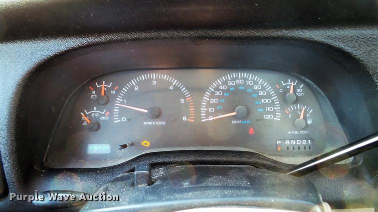 image for item DD7397 2001 Dodge Ram 2500 pickup truck