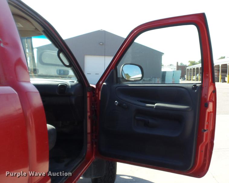 image for item DD7397 2001 Dodge Ram 2500 pickup truck