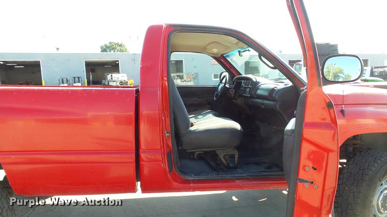 image for item DD7397 2001 Dodge Ram 2500 pickup truck