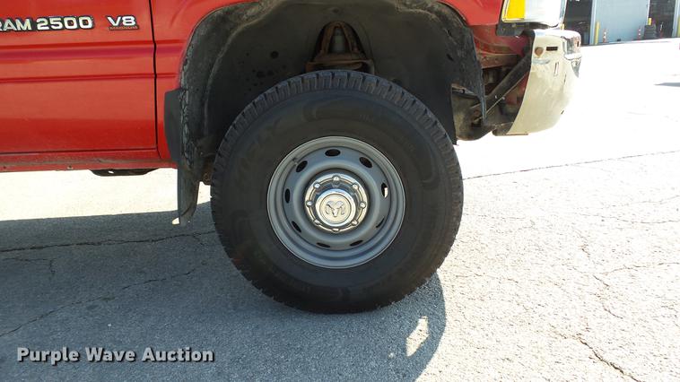 image for item DD7397 2001 Dodge Ram 2500 pickup truck