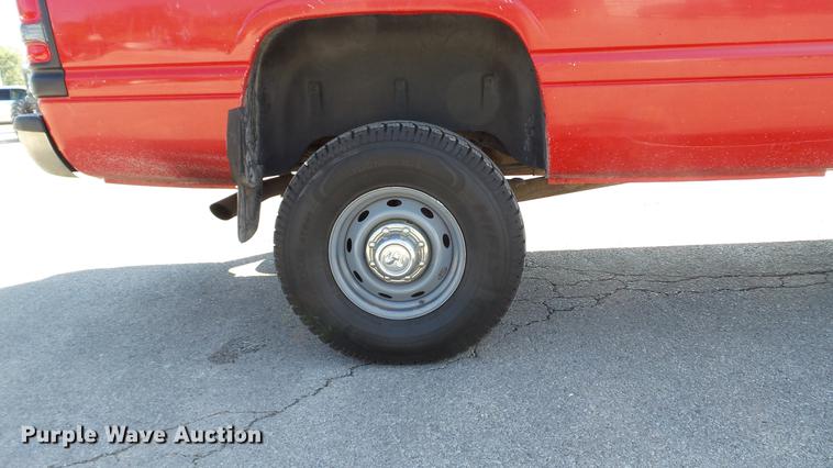 image for item DD7397 2001 Dodge Ram 2500 pickup truck