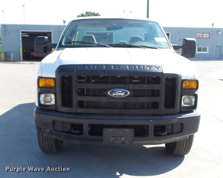 image for item DD7398 2008 Ford F250 Super Duty XL pickup truck
