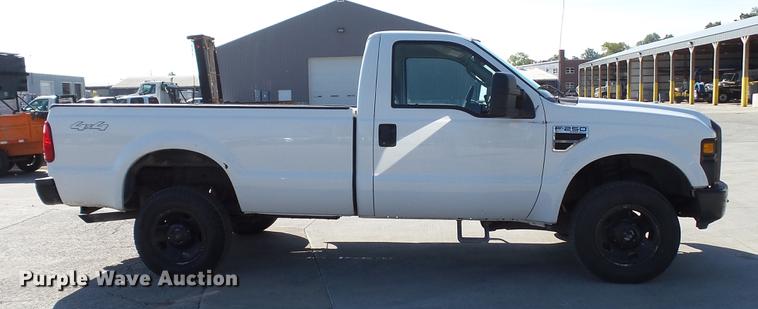 image for item DD7398 2008 Ford F250 Super Duty XL pickup truck