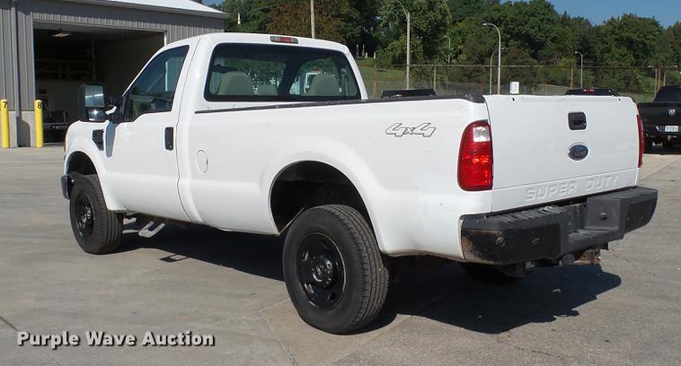 image for item DD7398 2008 Ford F250 Super Duty XL pickup truck