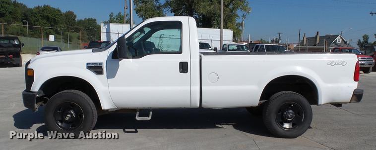image for item DD7398 2008 Ford F250 Super Duty XL pickup truck