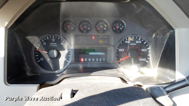 image for item DD7398 2008 Ford F250 Super Duty XL pickup truck