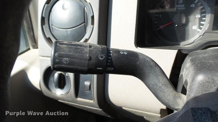 image for item DD7398 2008 Ford F250 Super Duty XL pickup truck