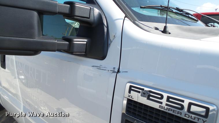 image for item DD7398 2008 Ford F250 Super Duty XL pickup truck