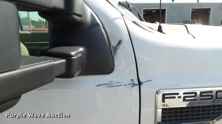 image for item DD7398 2008 Ford F250 Super Duty XL pickup truck