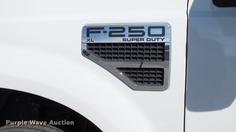 image for item DD7398 2008 Ford F250 Super Duty XL pickup truck