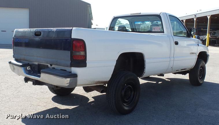 image for item DD7400 2001 Dodge Ram 2500 pickup truck