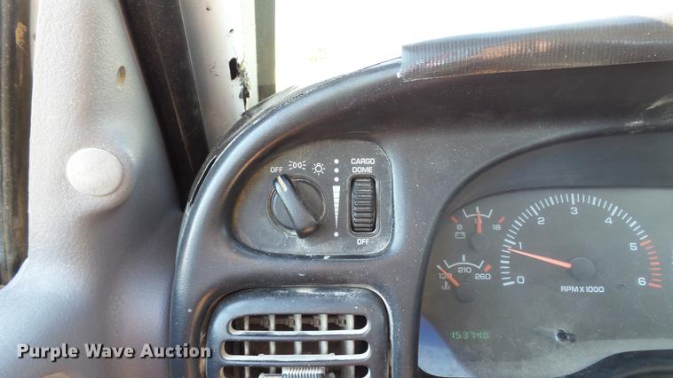 image for item DD7400 2001 Dodge Ram 2500 pickup truck