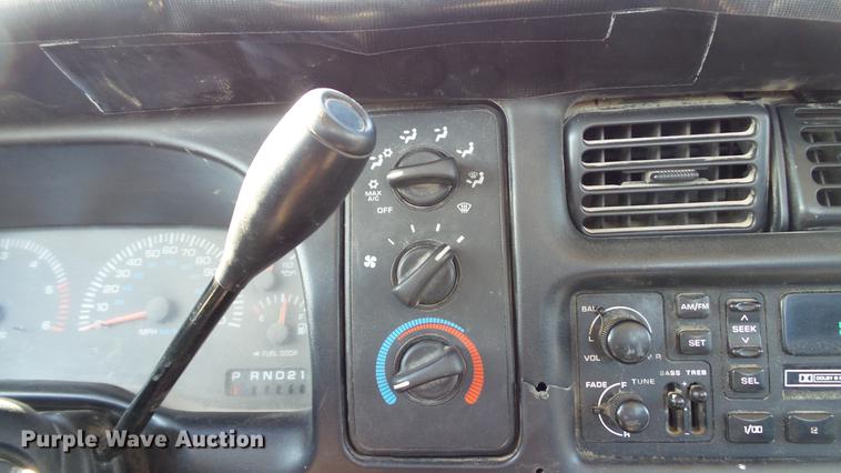 image for item DD7400 2001 Dodge Ram 2500 pickup truck