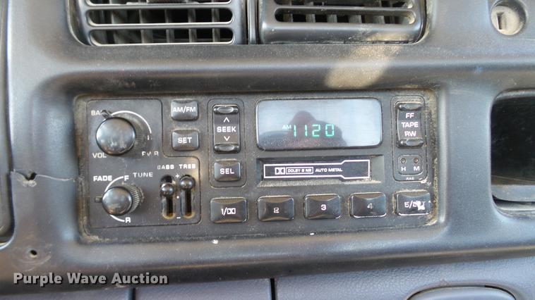 image for item DD7400 2001 Dodge Ram 2500 pickup truck