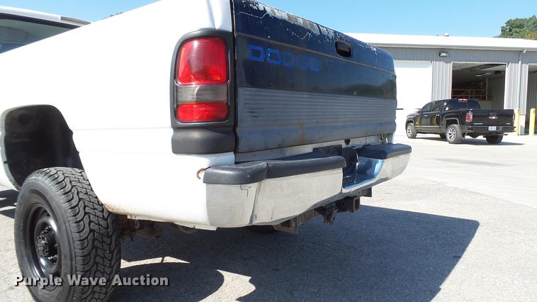 image for item DD7400 2001 Dodge Ram 2500 pickup truck