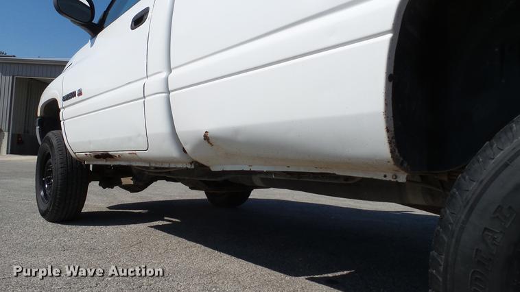 image for item DD7400 2001 Dodge Ram 2500 pickup truck
