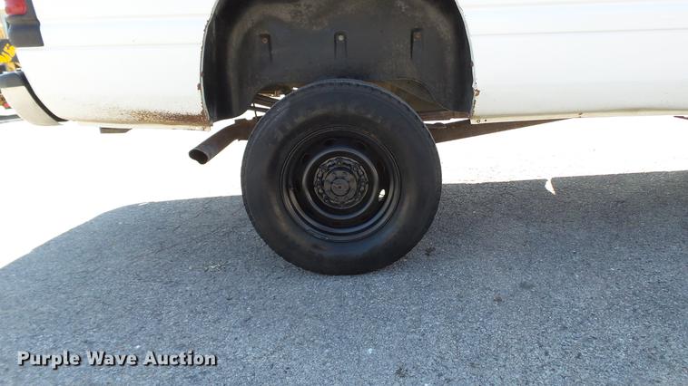 image for item DD7400 2001 Dodge Ram 2500 pickup truck