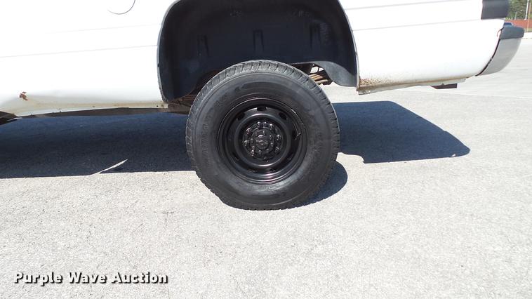 image for item DD7400 2001 Dodge Ram 2500 pickup truck