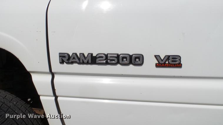 image for item DD7400 2001 Dodge Ram 2500 pickup truck