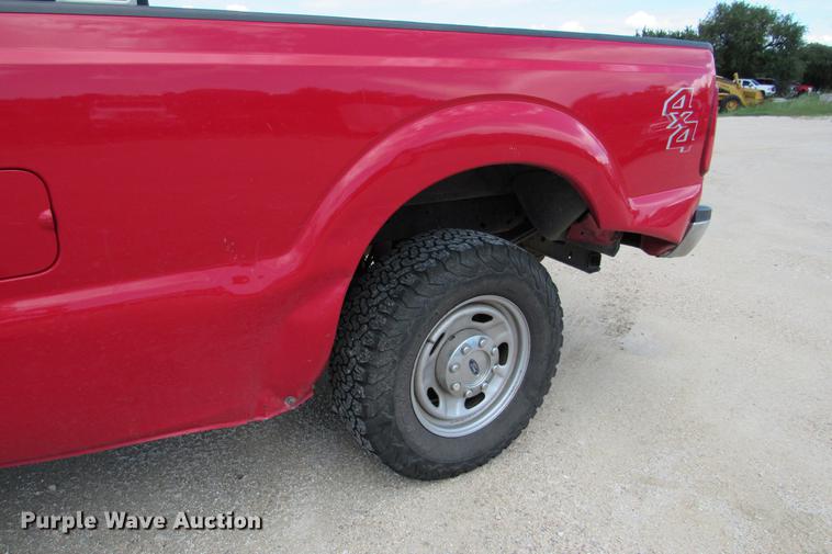 image for item DE0195 2013 Ford F250 Super Duty XL Crew Cab pickup truck