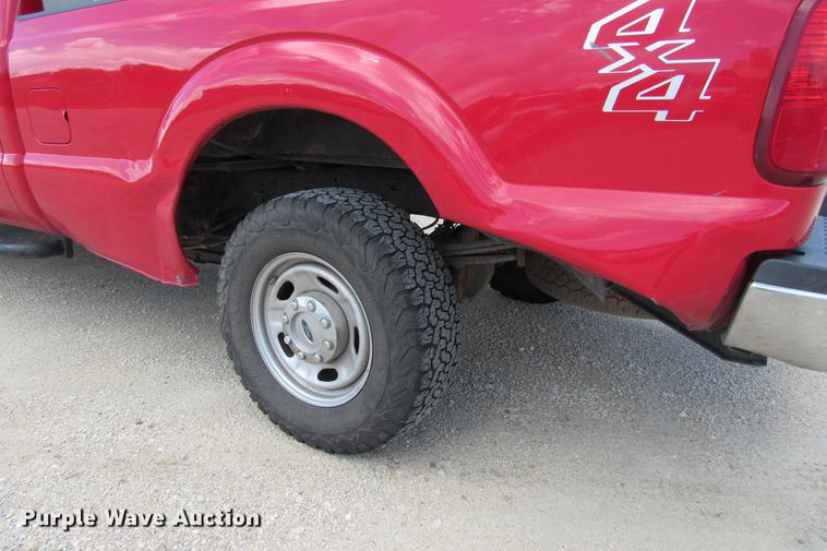 image for item DE0195 2013 Ford F250 Super Duty XL Crew Cab pickup truck