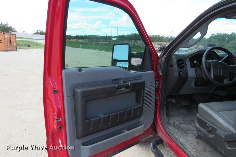 image for item DE0195 2013 Ford F250 Super Duty XL Crew Cab pickup truck