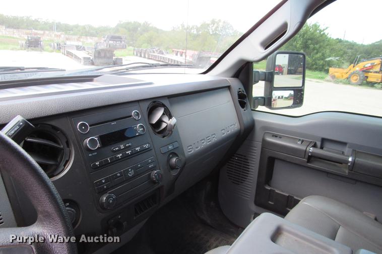 image for item DE0195 2013 Ford F250 Super Duty XL Crew Cab pickup truck