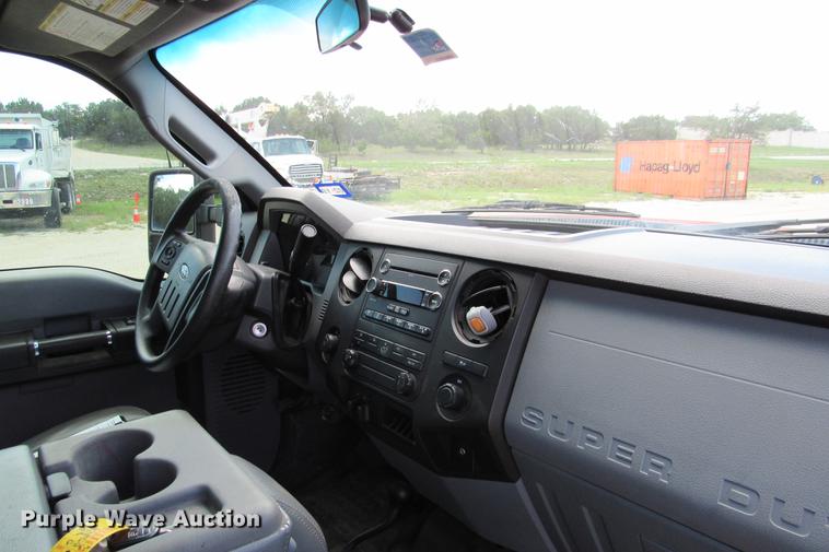 image for item DE0195 2013 Ford F250 Super Duty XL Crew Cab pickup truck