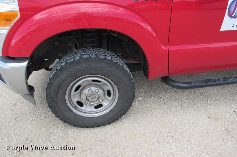 image for item DE0195 2013 Ford F250 Super Duty XL Crew Cab pickup truck