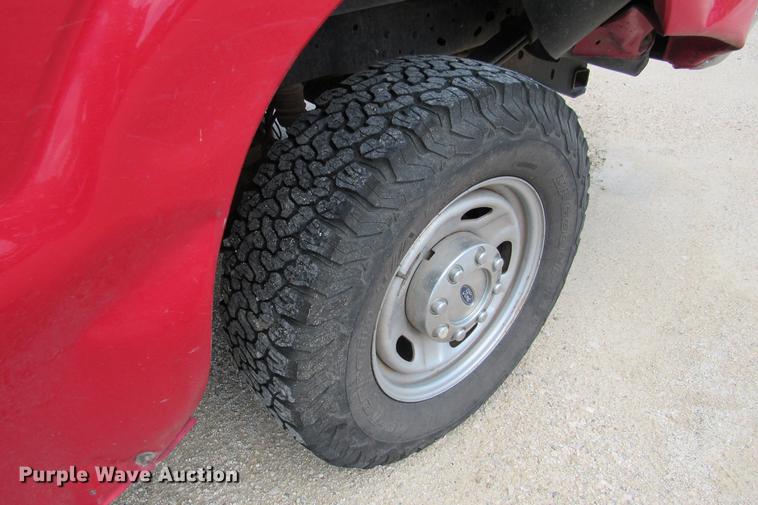 image for item DE0195 2013 Ford F250 Super Duty XL Crew Cab pickup truck