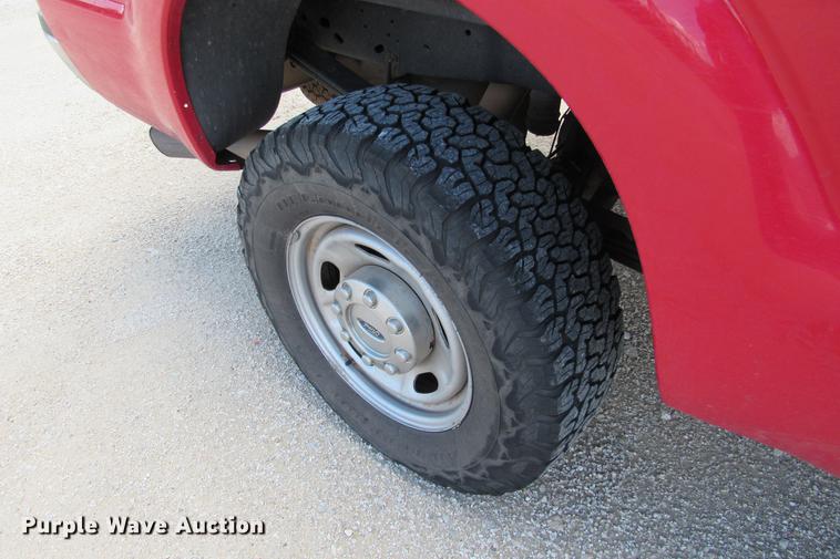 image for item DE0195 2013 Ford F250 Super Duty XL Crew Cab pickup truck