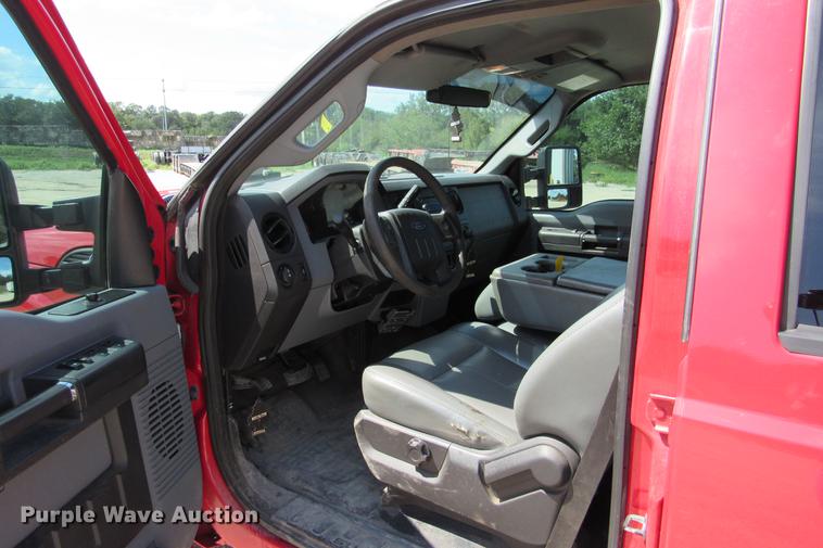 image for item DE0197 2011 Ford F250 Super Duty XL Crew Cab pickup truck