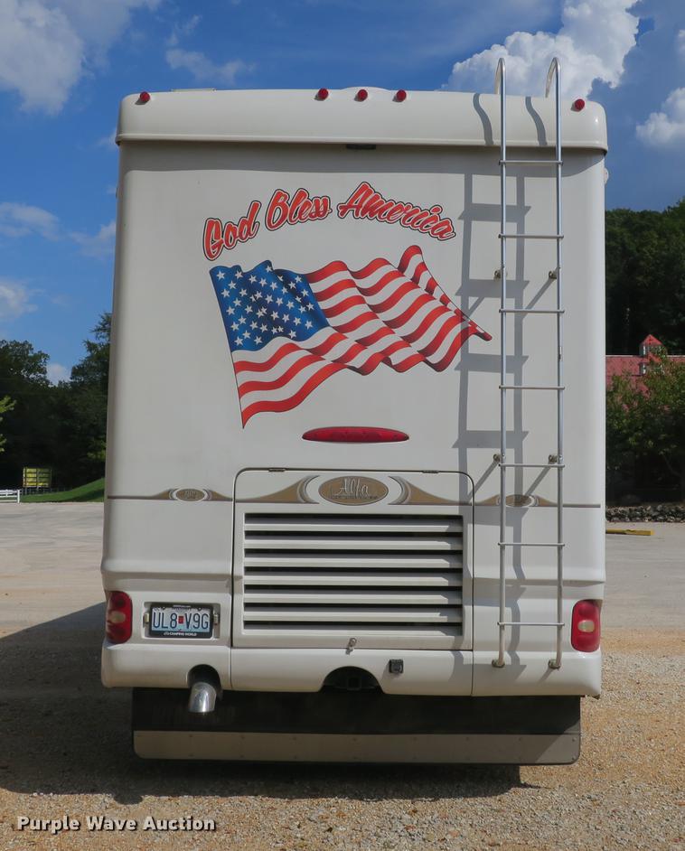 image for item DE3825 2005 Freightliner Alfa Seeya RV