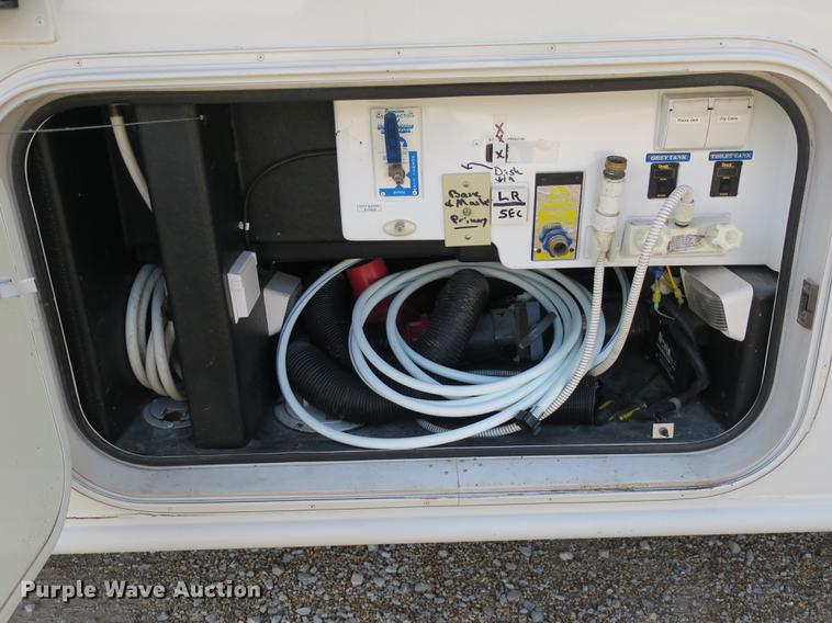 image for item DE3825 2005 Freightliner Alfa Seeya RV