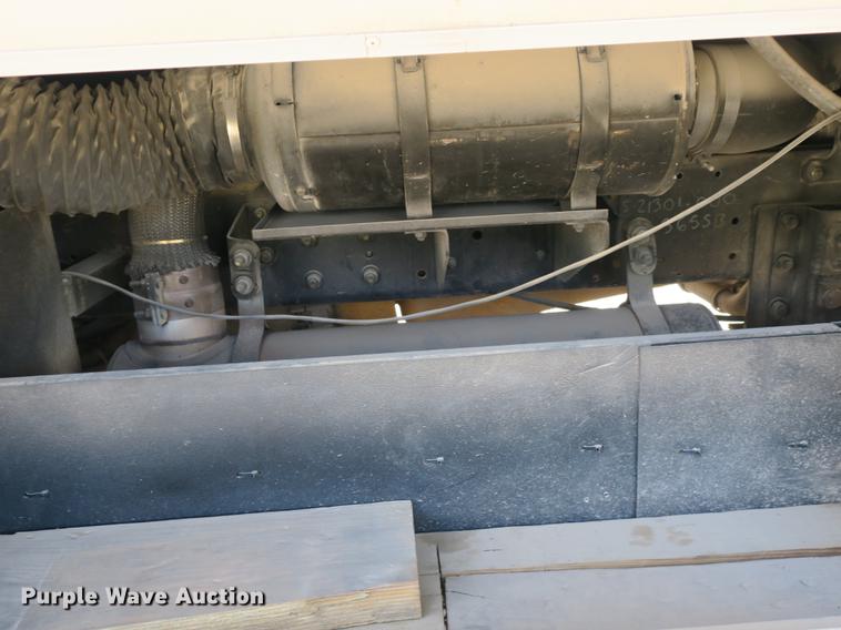 image for item DE3825 2005 Freightliner Alfa Seeya RV