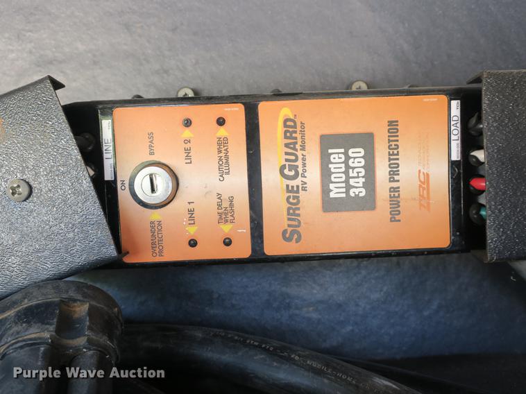 image for item DE3825 2005 Freightliner Alfa Seeya RV