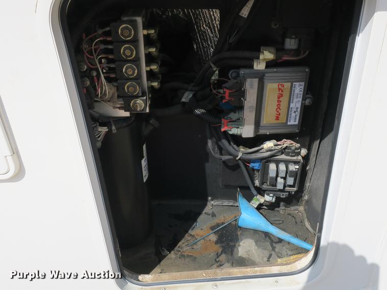 image for item DE3825 2005 Freightliner Alfa Seeya RV