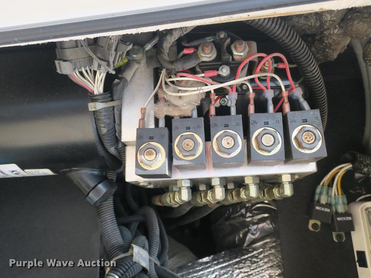 image for item DE3825 2005 Freightliner Alfa Seeya RV