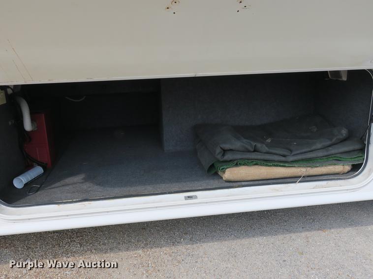 image for item DE3825 2005 Freightliner Alfa Seeya RV