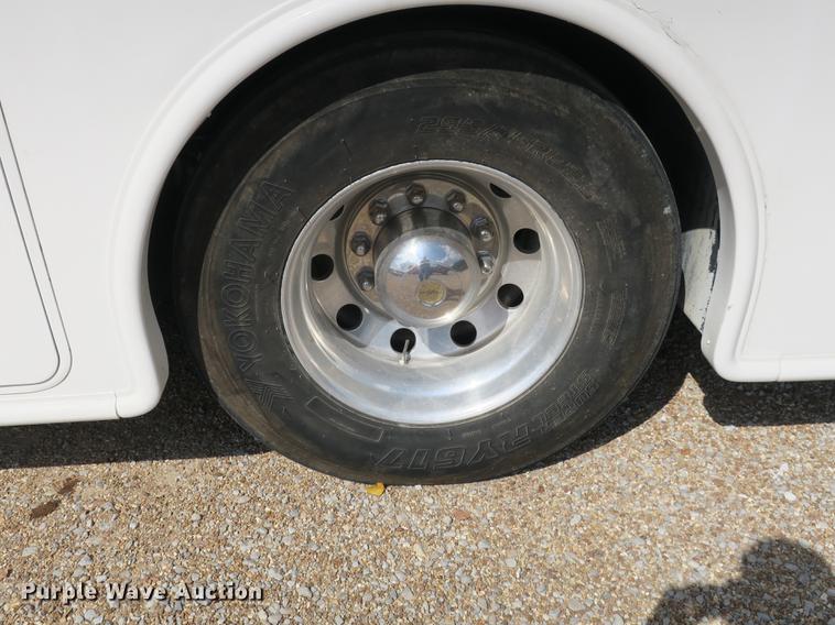 image for item DE3825 2005 Freightliner Alfa Seeya RV